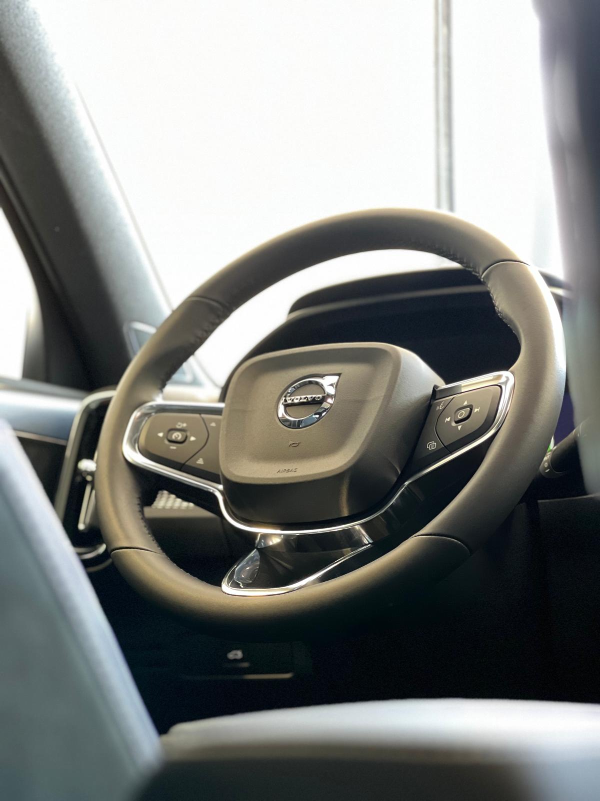 VOLVO EX40 Twin XCENTRIC Edition AWD-image-9