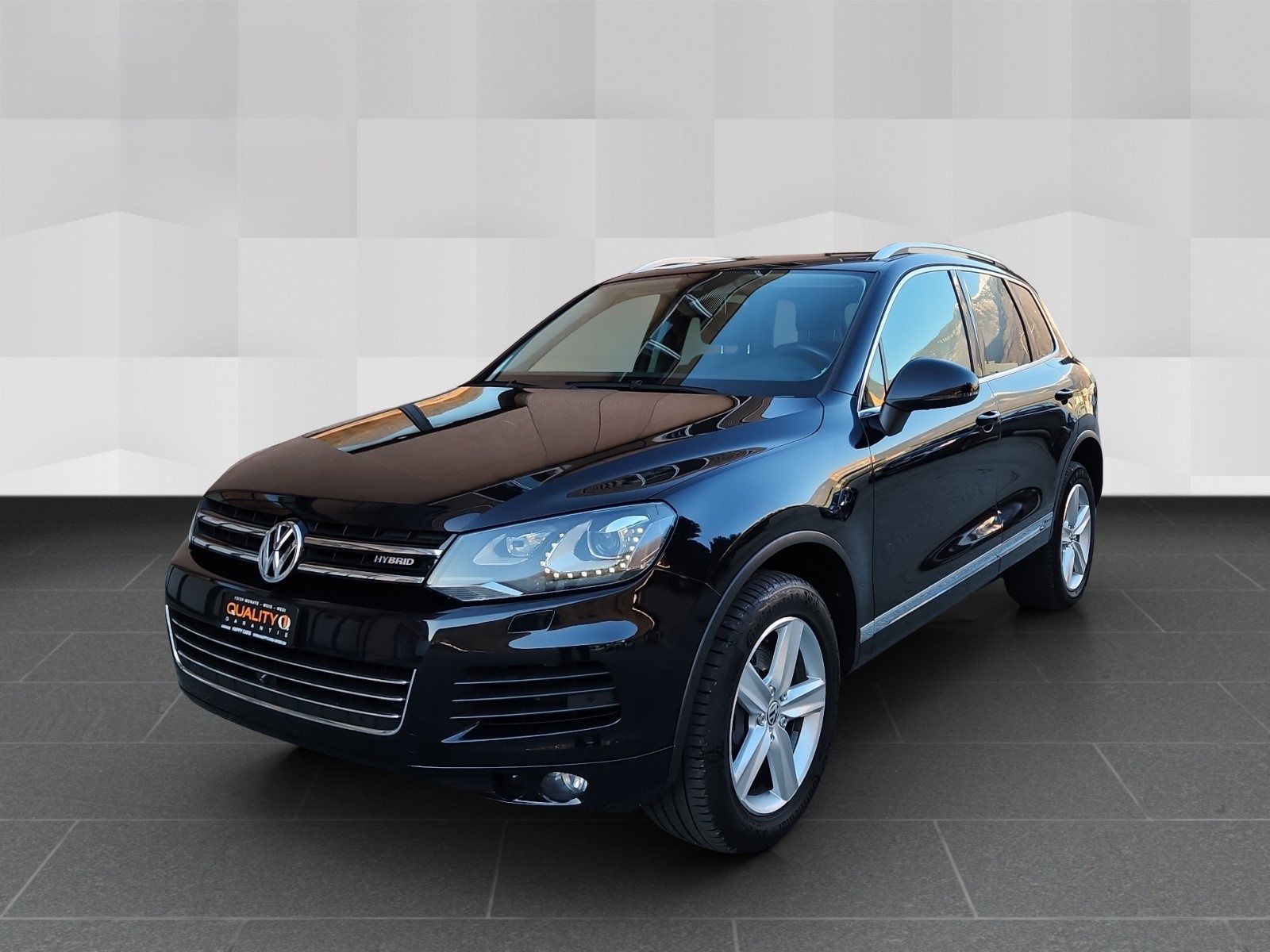 VW Touareg 3.0 TSI Hybrid Tiptronic-image-0