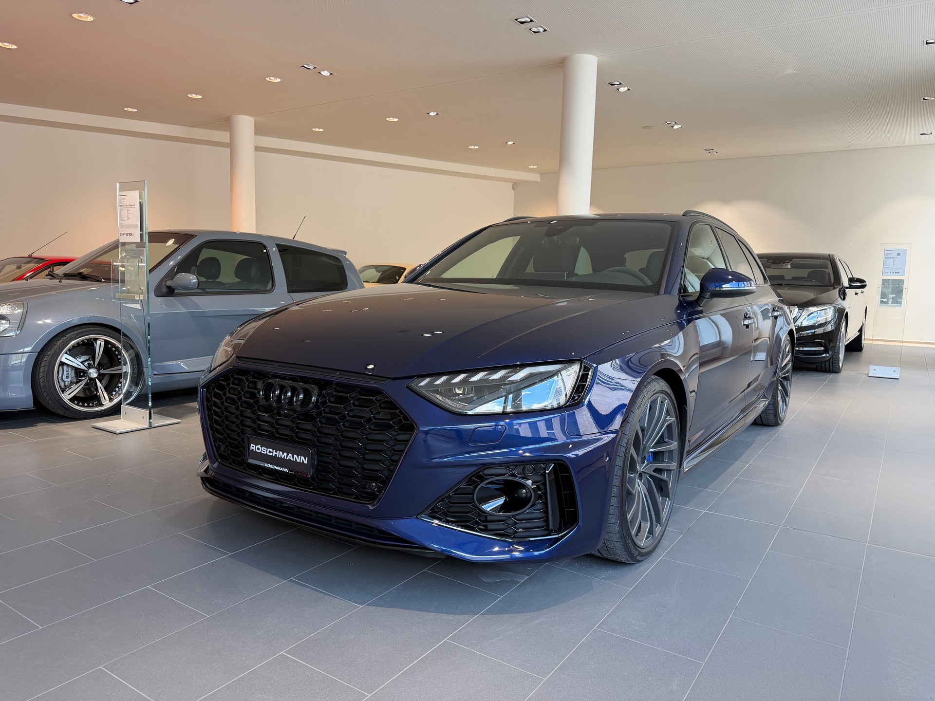 AUDI RS4 Avant quattro tiptronic-image-1