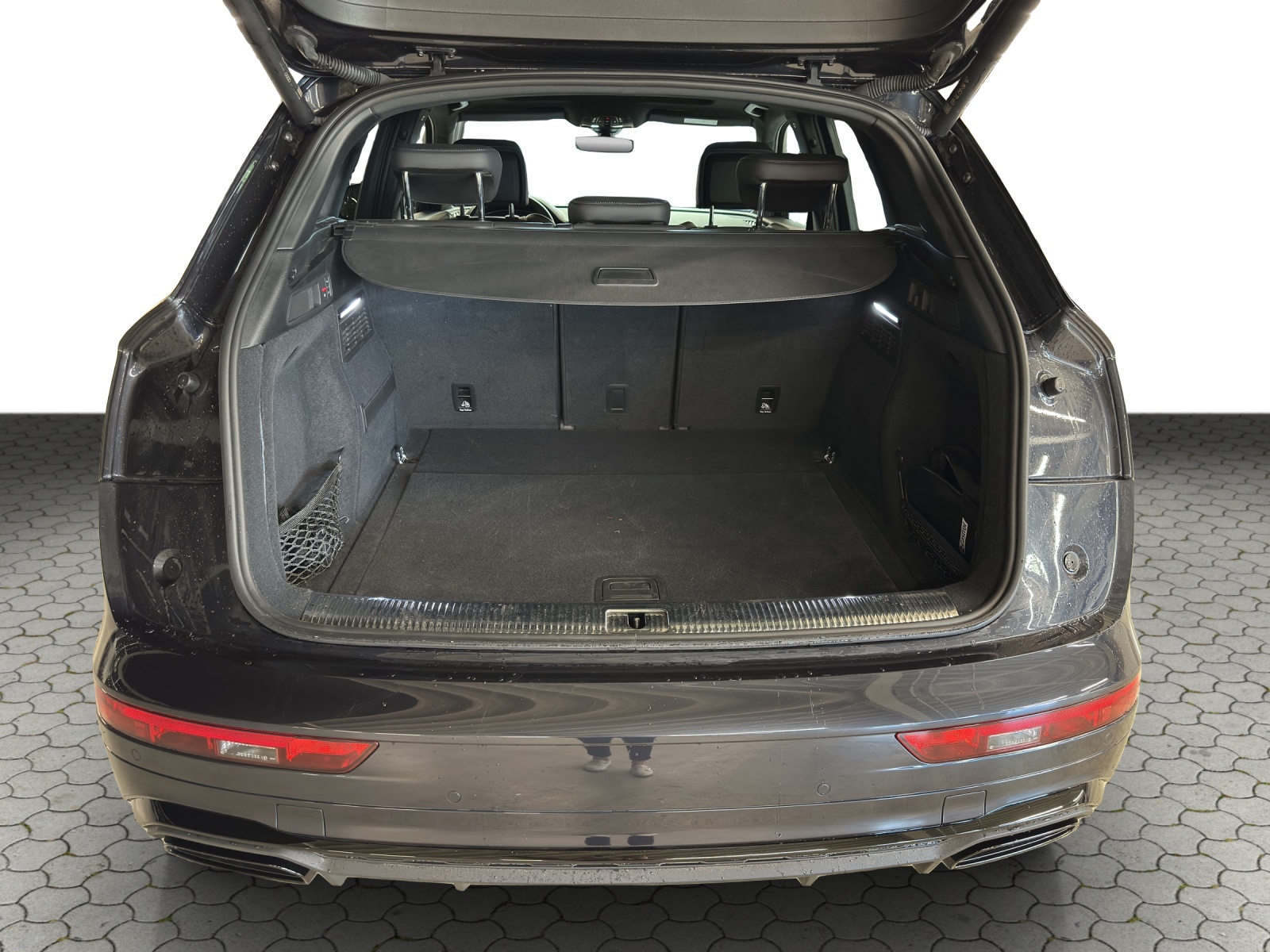 AUDI Q5 40 TDI Black Edition quattro S-tronic-image-12