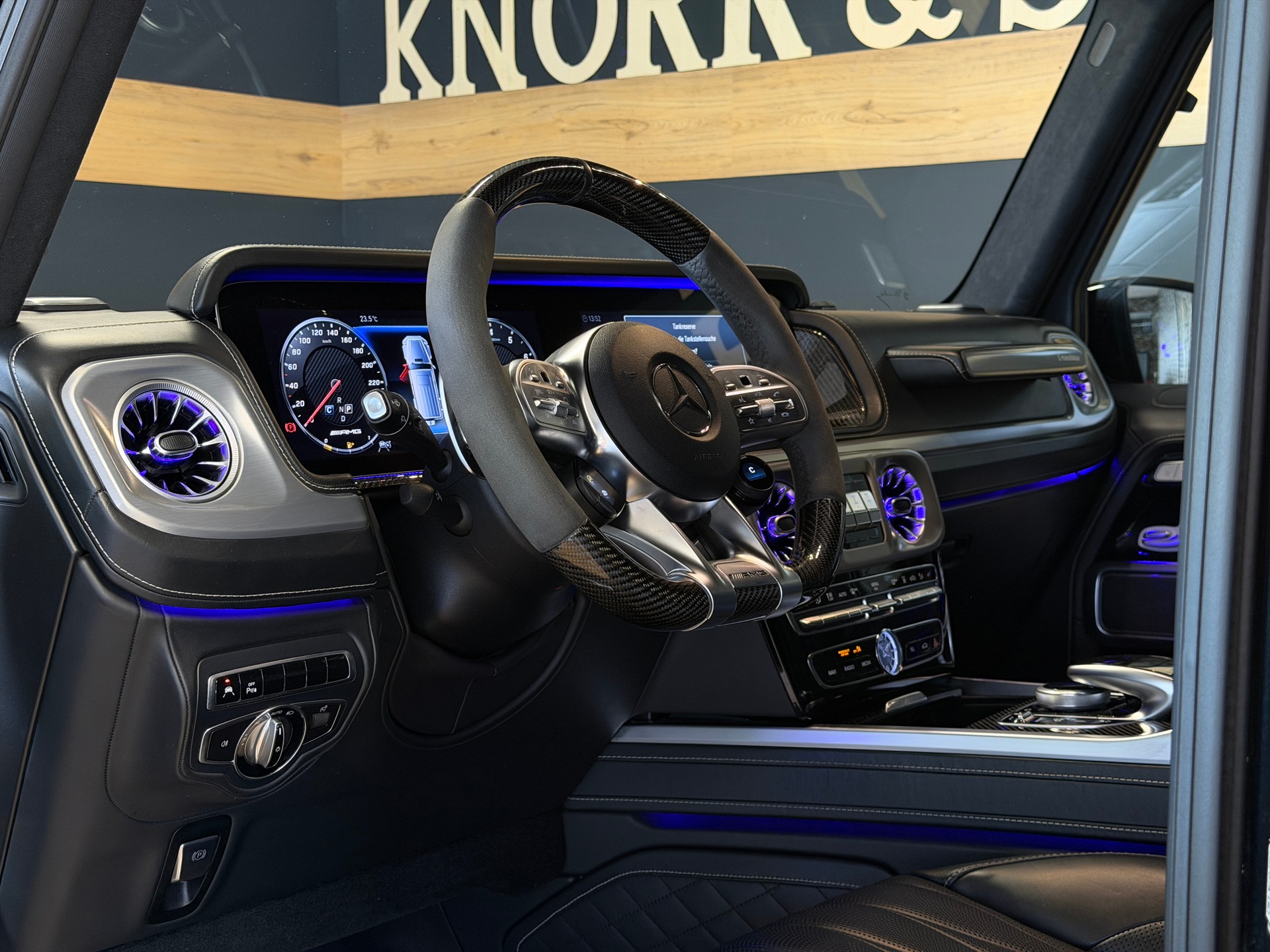MERCEDES-BENZ G 63 AMG Edition 1 Speedshift Plus G-Tronic-image-17