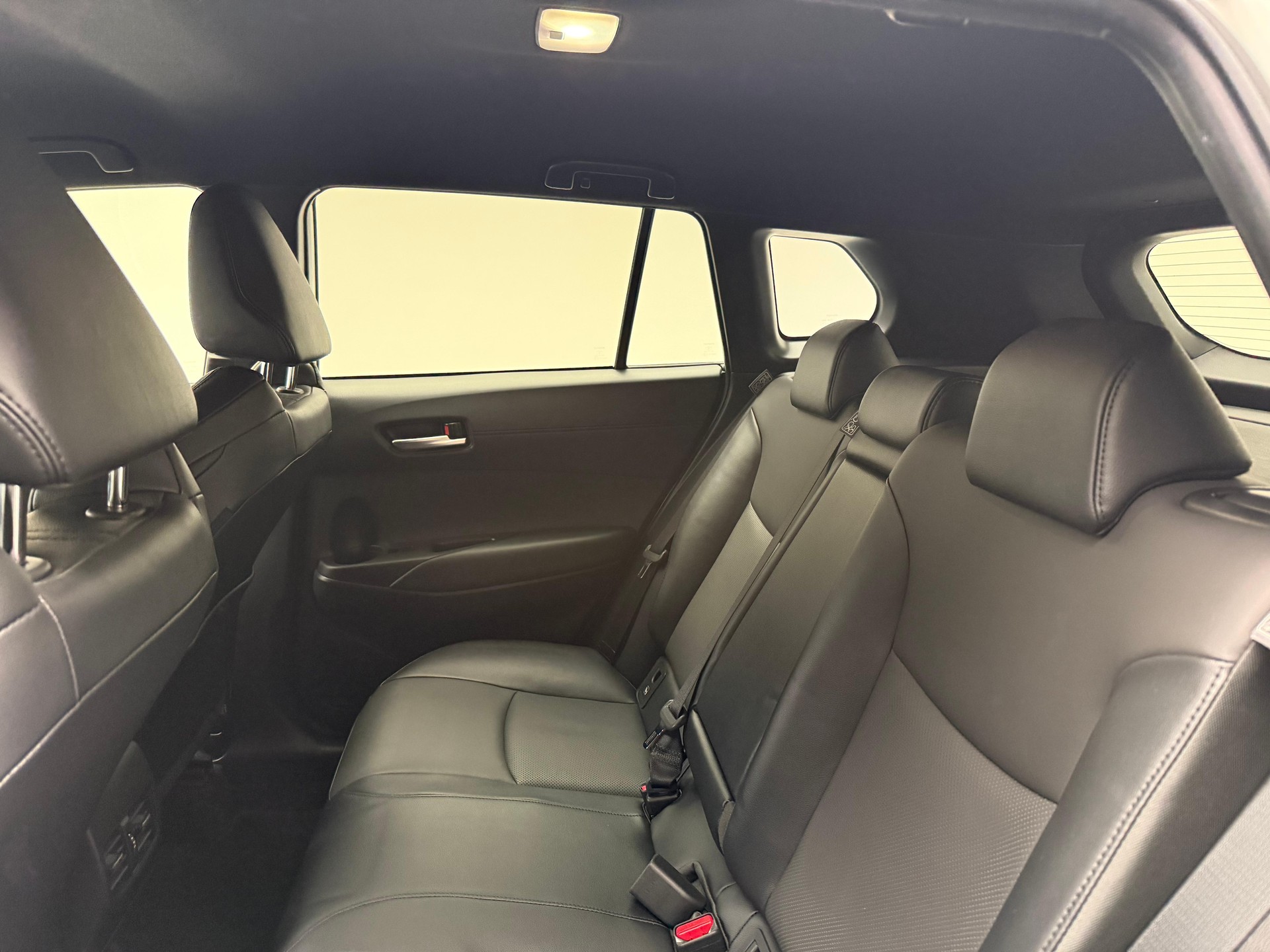 TOYOTA Corolla Cross 2.0 HSD Premium AWD-i-image-9