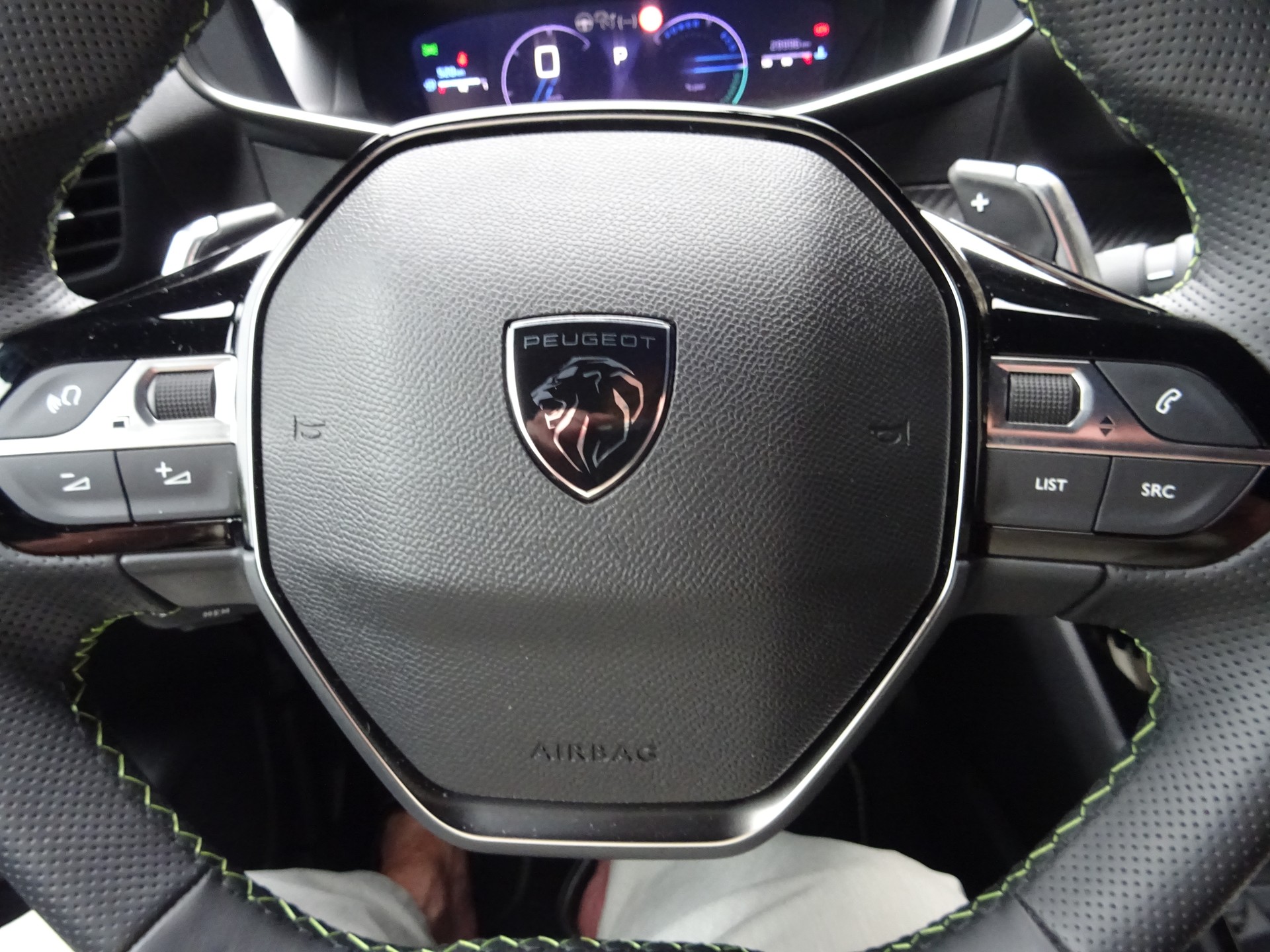 PEUGEOT 208 1.2 MHEV 145 GT-image-9