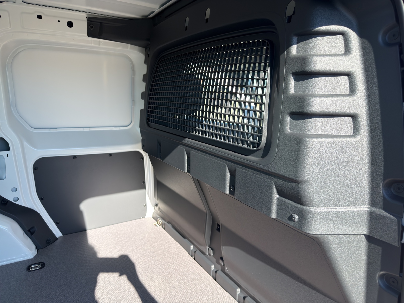 VW Caddy Cargo 2.0TDI-image-11