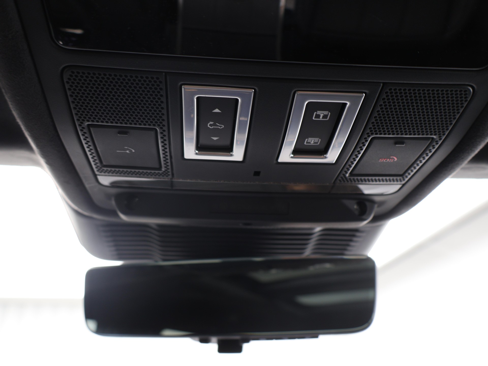 LAND ROVER Range Rover Evoque 1.5 T 270e Autobiography-image-16
