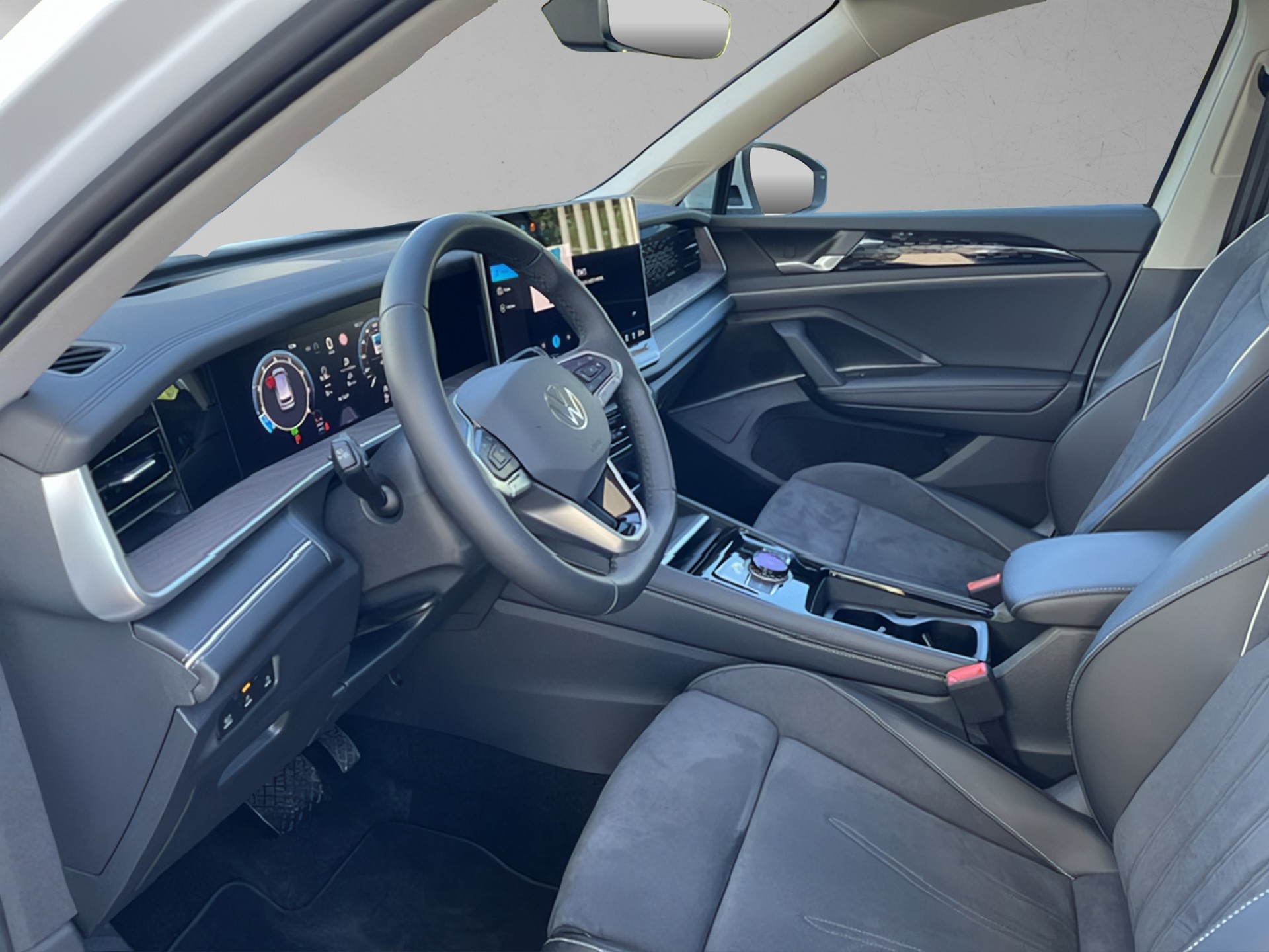 VW Tayron 2.0 TSI Elegance DSG 4Motion-image-3