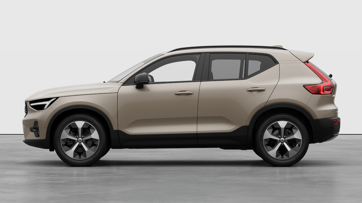VOLVO XC40 2.0 B3 MH Plus Dark-image-2