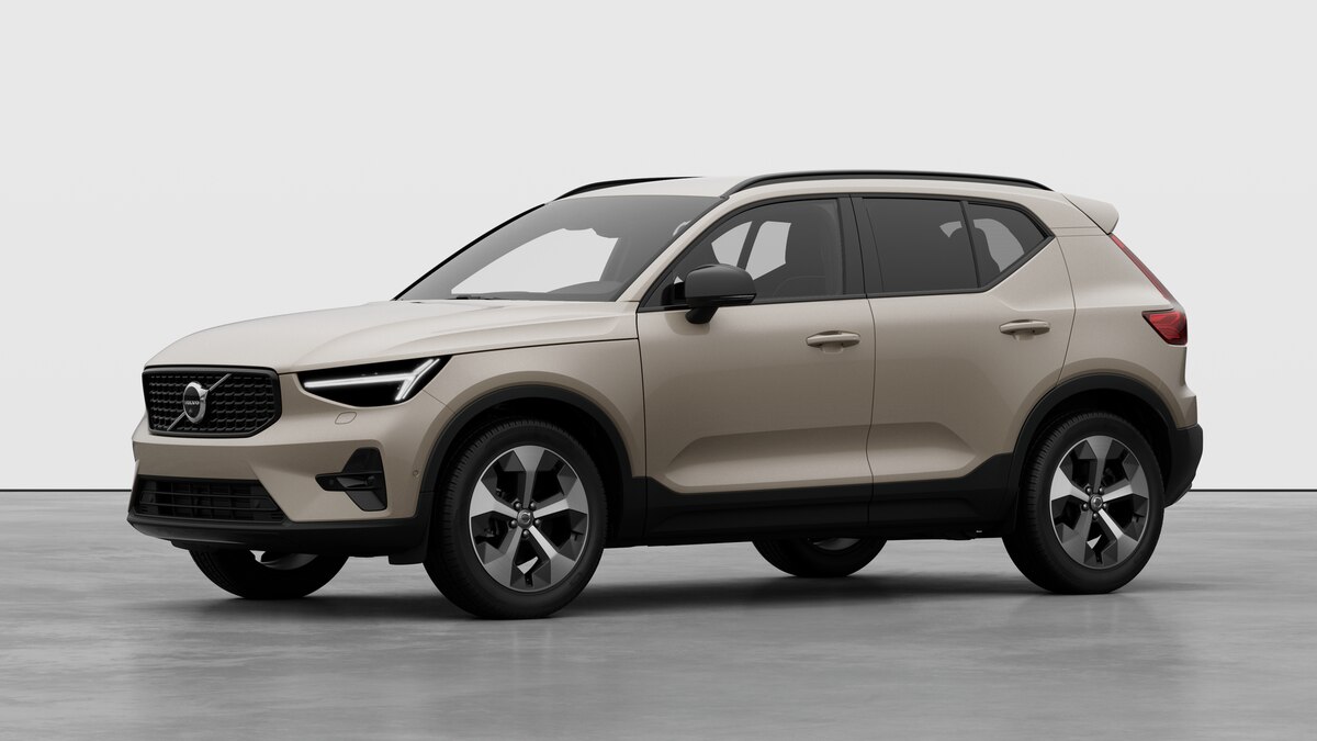 VOLVO XC40 2.0 B3 MH Plus Dark-image-0
