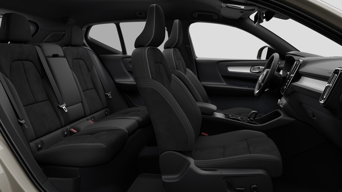 VOLVO XC40 2.0 B3 MH Plus Dark-image-13