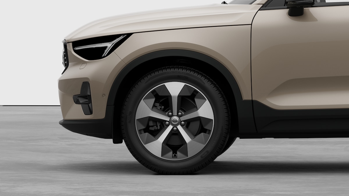 VOLVO XC40 2.0 B3 MH Plus Dark-image-7