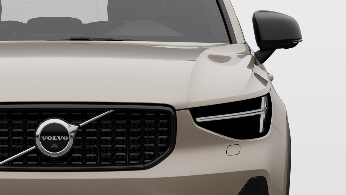 VOLVO XC40 2.0 B3 MH Plus Dark-image-6