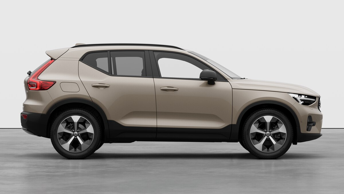 VOLVO XC40 2.0 B3 MH Plus Dark-image-3