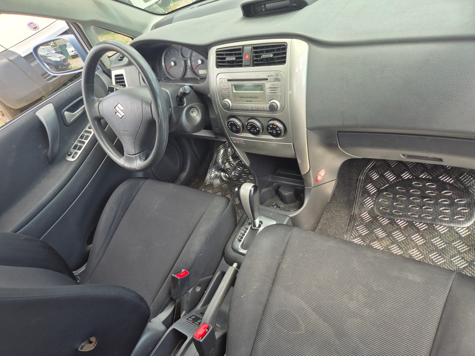 SUZUKI LIANA-image-8