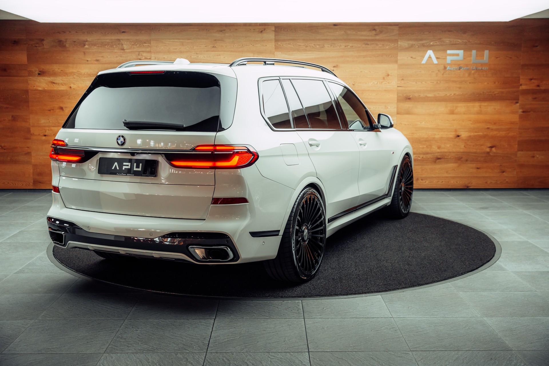 BMW X7 xDrive40d 48V Steptronic M Sport Alpinweiss-image-1
