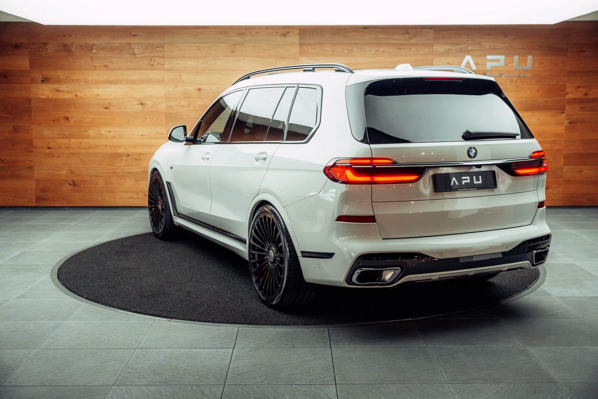 BMW X7 xDrive40d 48V Steptronic M Sport Alpinweiss-image-2