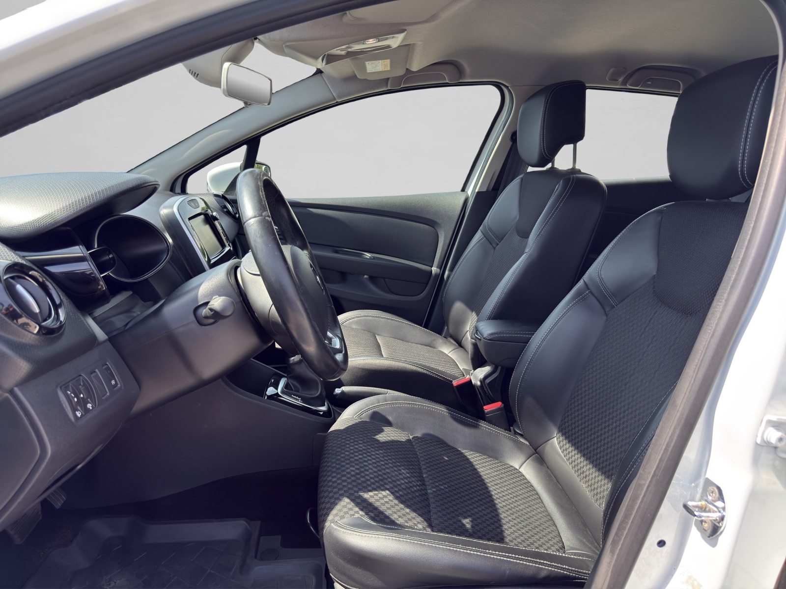 RENAULT Clio Grandtour 1.5 dCi Intens EDC-image-7