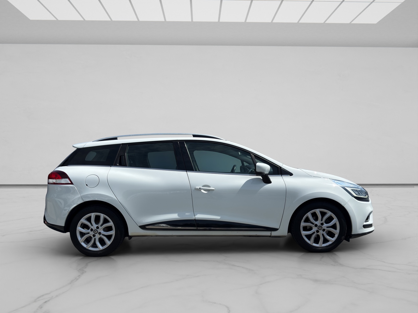 RENAULT Clio Grandtour 1.5 dCi Intens EDC-image-5