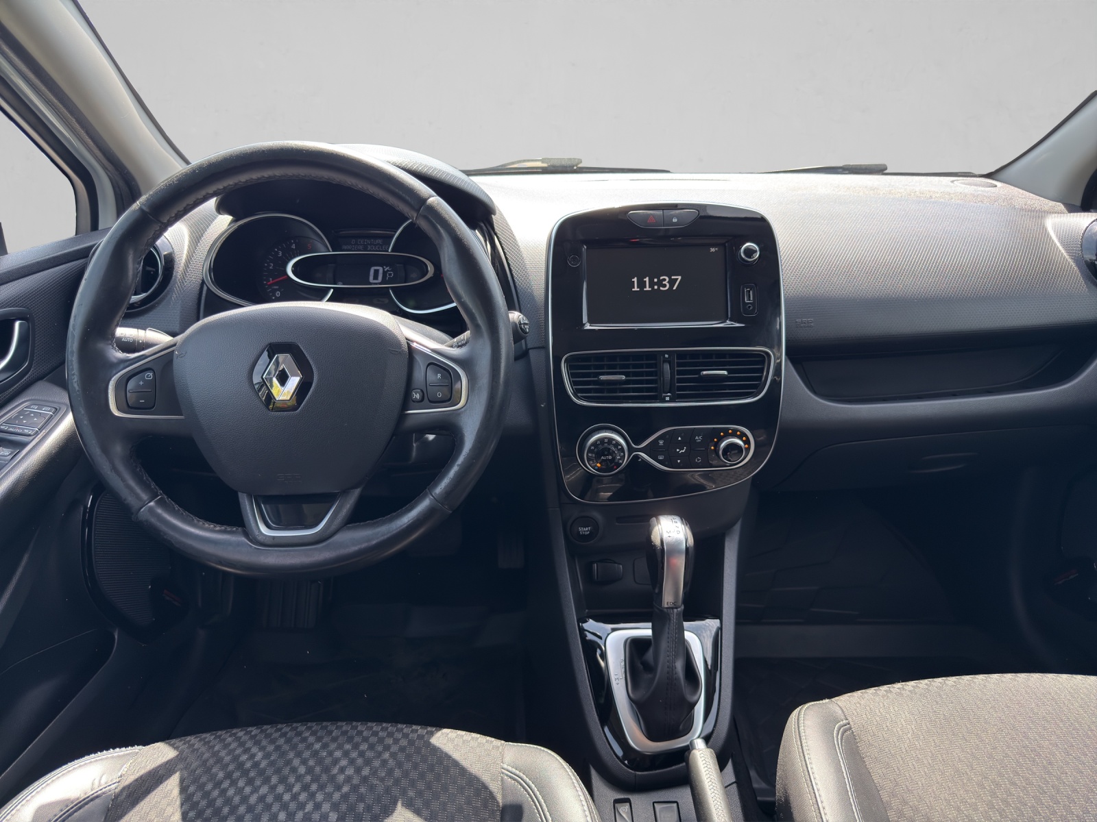 RENAULT Clio Grandtour 1.5 dCi Intens EDC-image-11