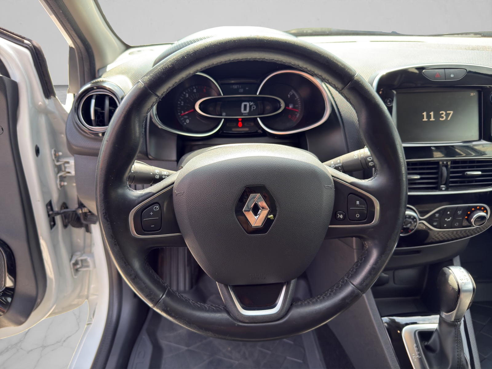 RENAULT Clio Grandtour 1.5 dCi Intens EDC-image-8