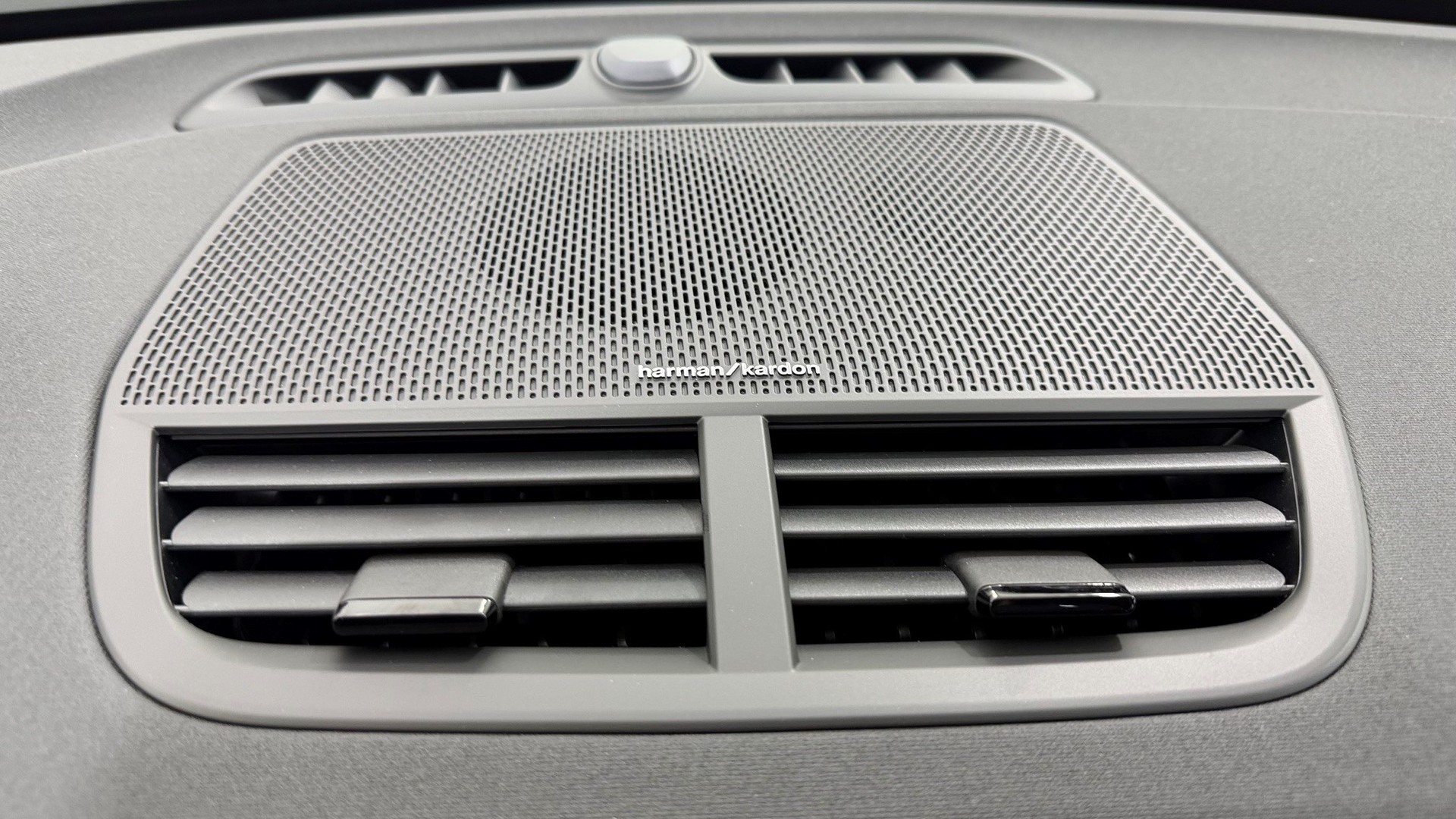 POLESTAR 2 Long Range Single Motor Prim-image-10