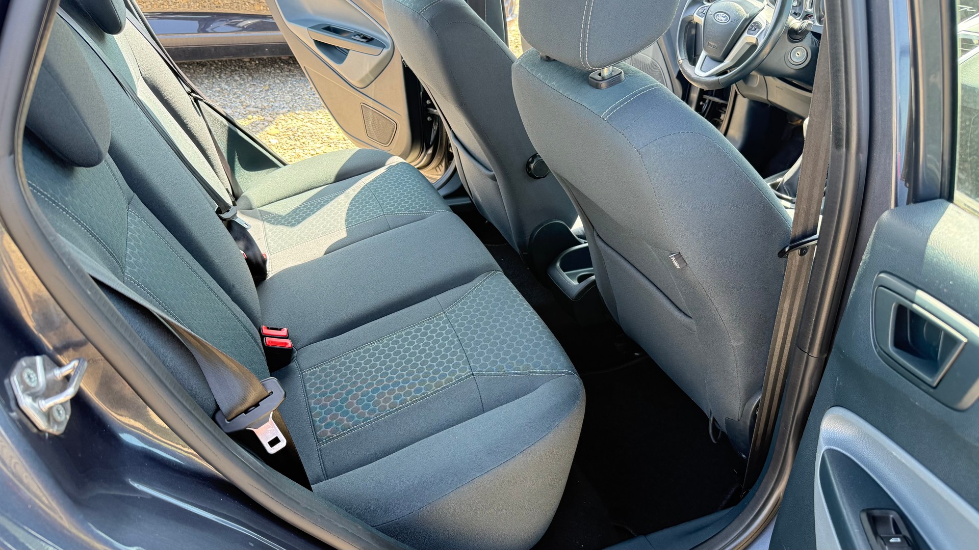 FORD Fiesta 1.6 16V Titanium-image-9