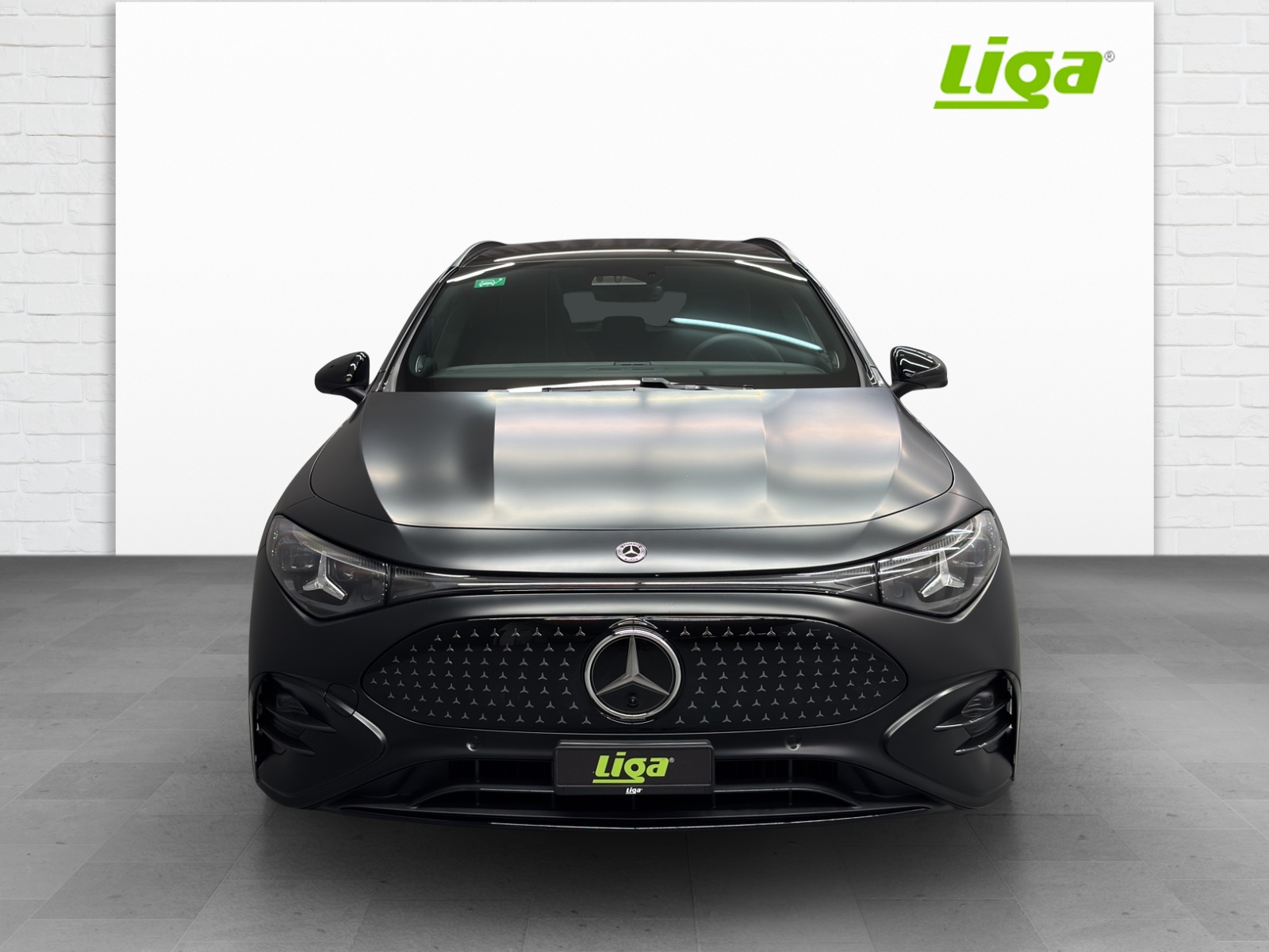 MERCEDES-BENZ CLA 350 4Matic Shooting Brake with EQ Hybrid-showroom-element-1
