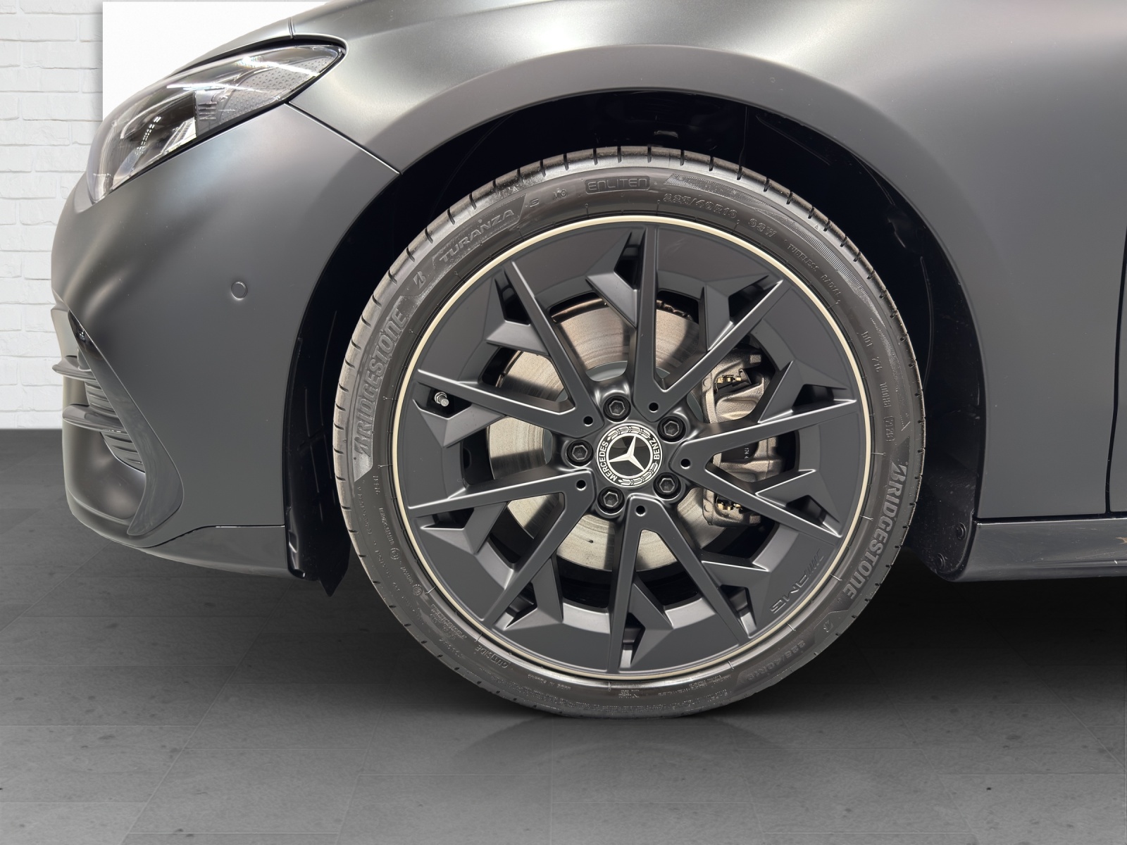 MERCEDES-BENZ CLA 350 4Matic Shooting Brake with EQ Hybrid-image-5