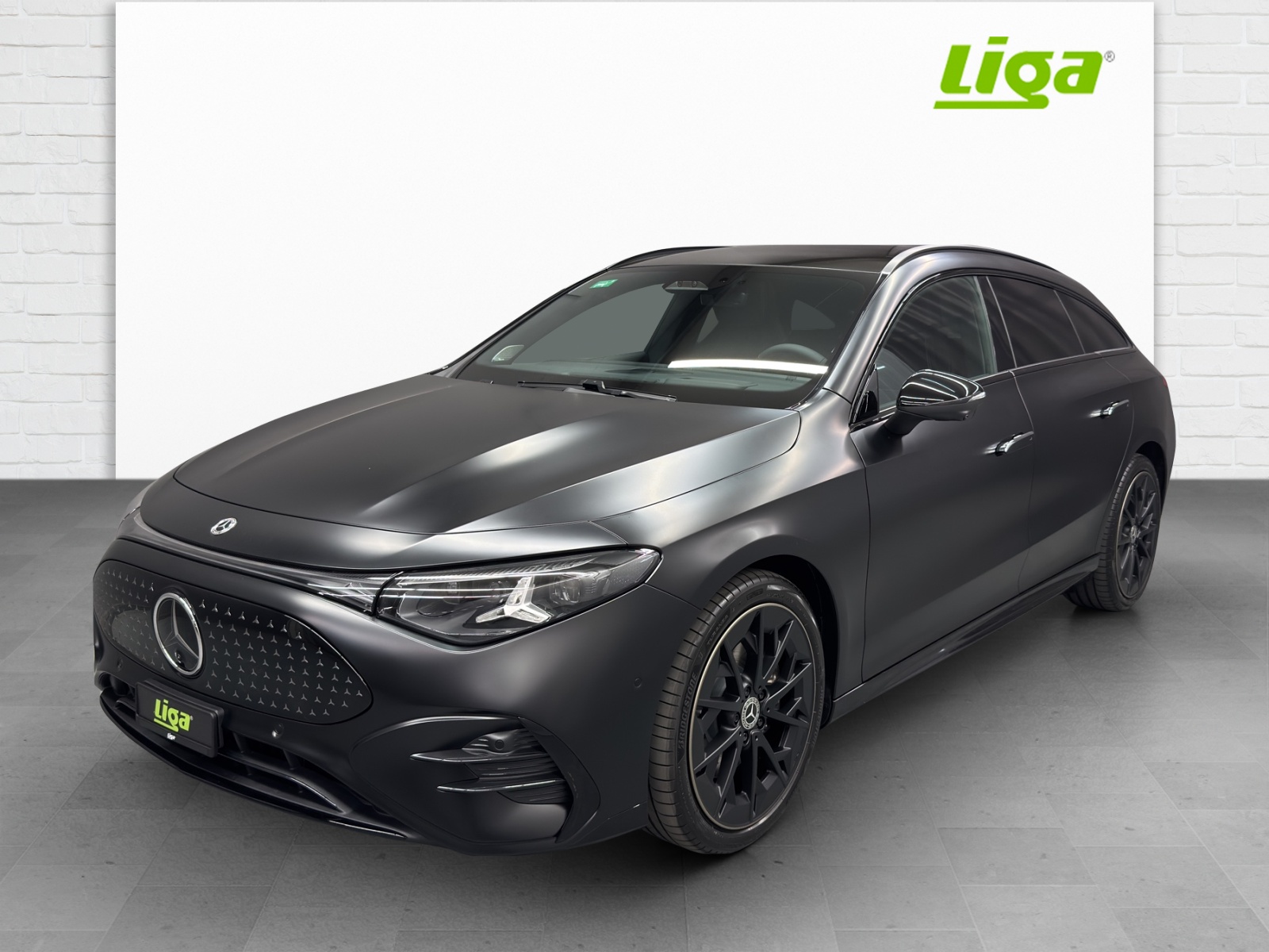 MERCEDES-BENZ CLA 350 4Matic Shooting Brake with EQ Hybrid