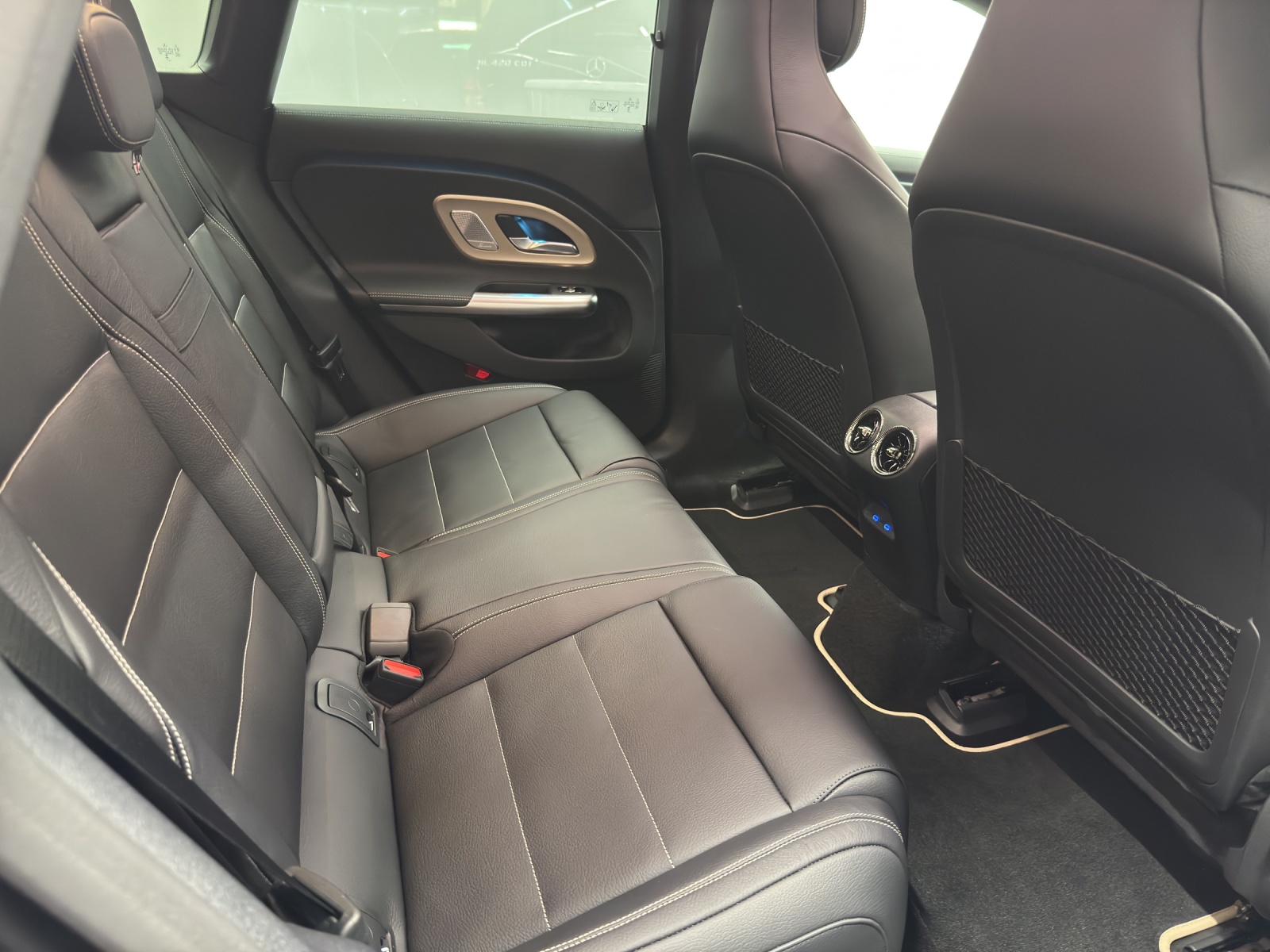 MERCEDES-BENZ CLA 350 4Matic Shooting Brake with EQ Hybrid-image-9