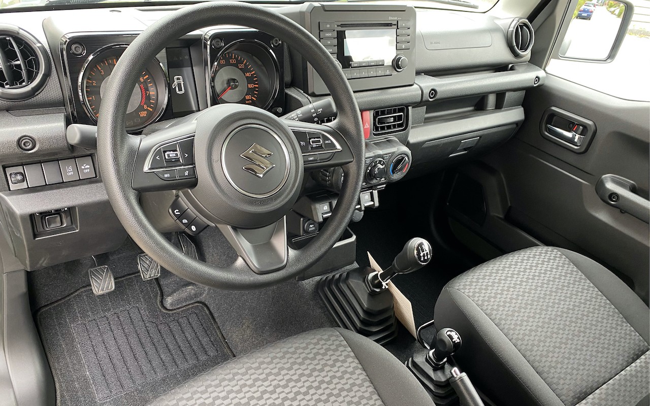 SUZUKI JIMNY 1.5 HORIZON EDITION 4x4 | 2 PLATZER | MANUEL-image-18