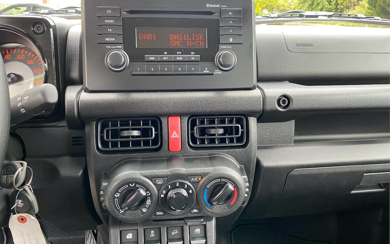 SUZUKI JIMNY 1.5 HORIZON EDITION 4x4 | 2 PLATZER | MANUEL-image-27
