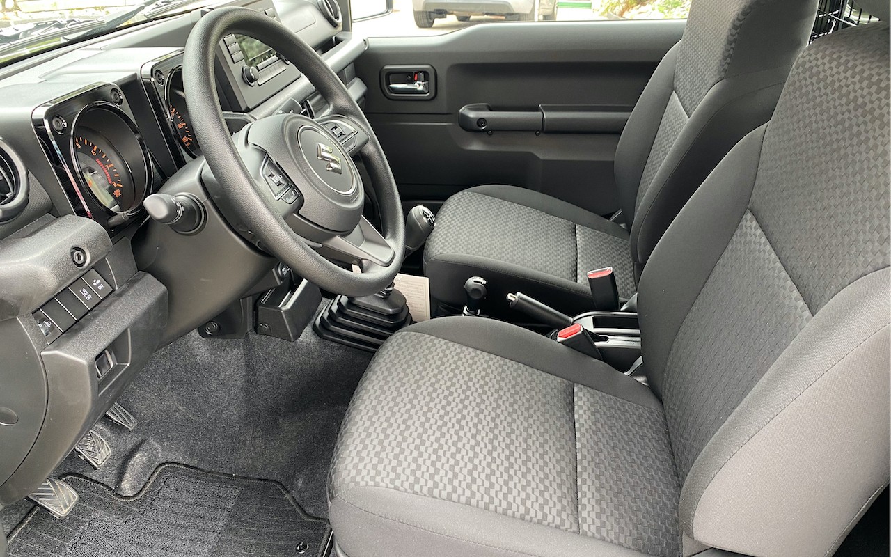 SUZUKI JIMNY 1.5 HORIZON EDITION 4x4 | 2 PLATZER | MANUEL-image-17
