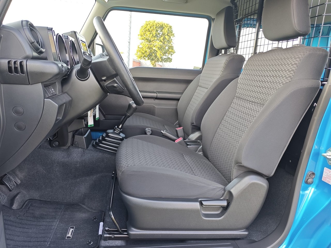 SUZUKI JIMNY 1.5 HORIZON EDITION 4x4 | 2 PLATZER | MANUEL-image-16