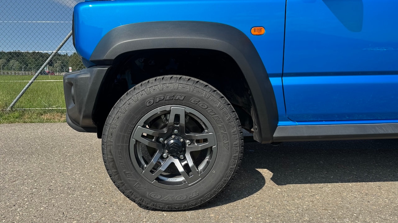 SUZUKI JIMNY 1.5 HORIZON EDITION 4x4 | 2 PLATZER | MANUEL-image-9