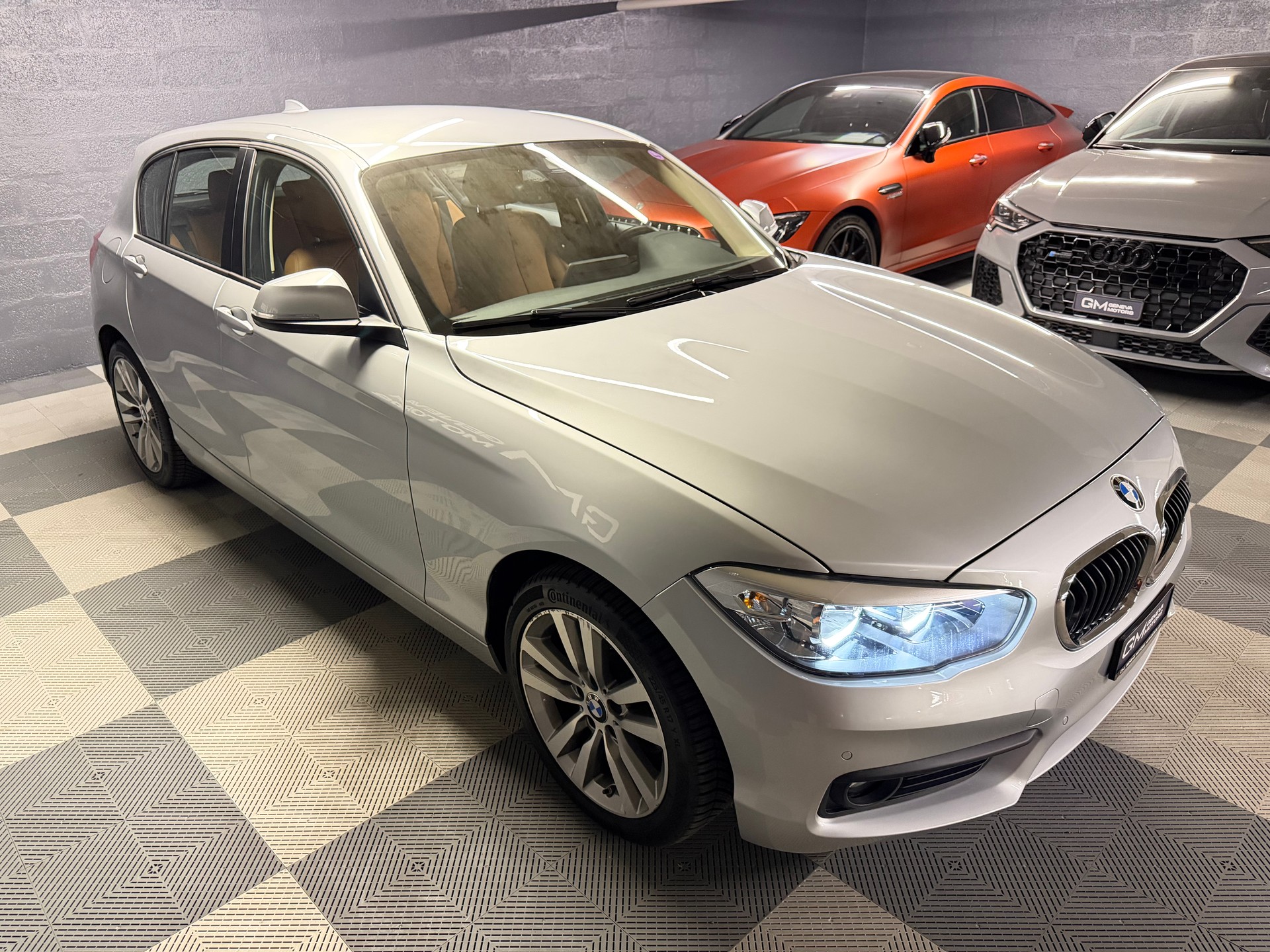 BMW 120i-image-2