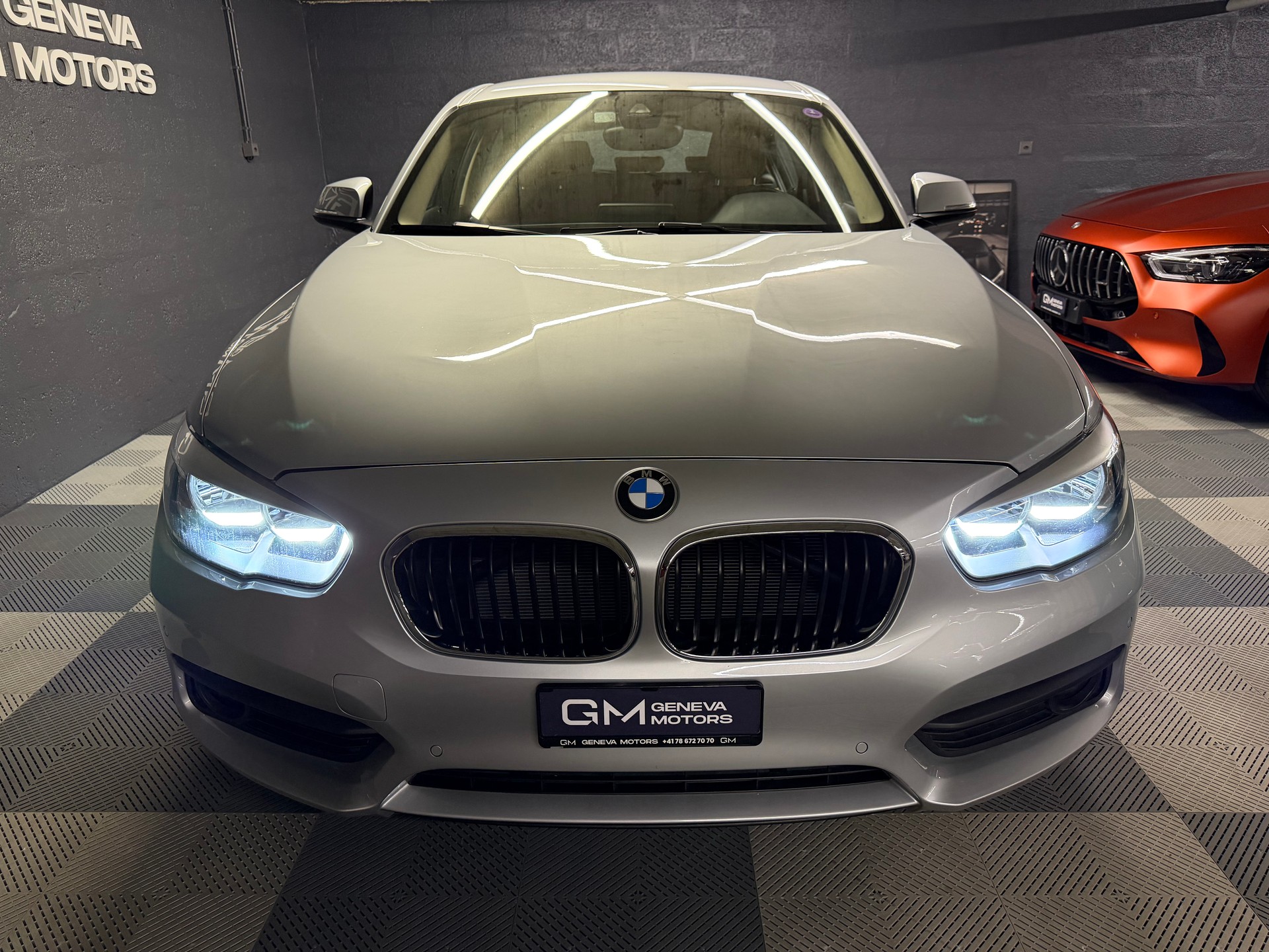 BMW 120i-image-1