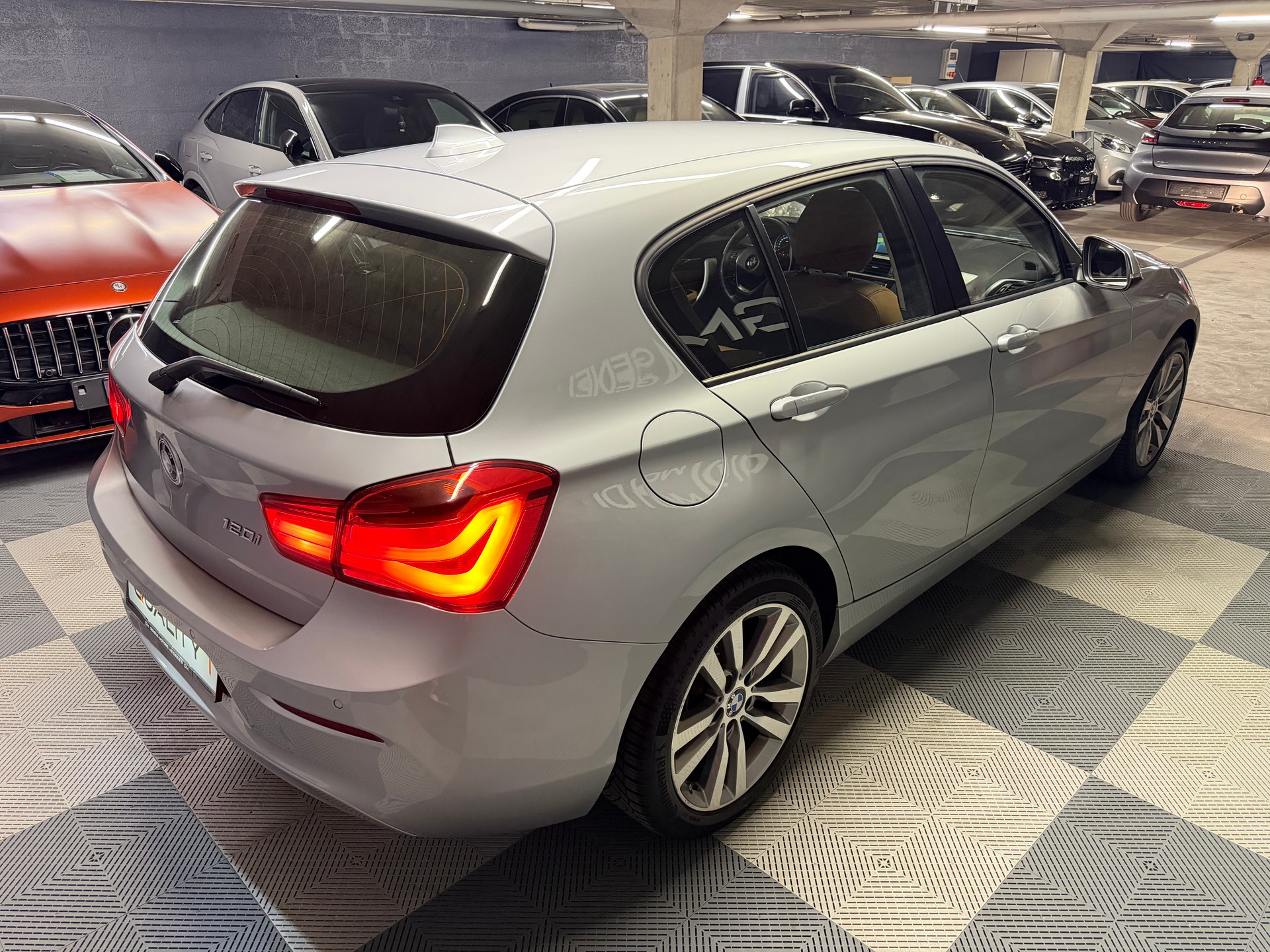BMW 120i-image-3