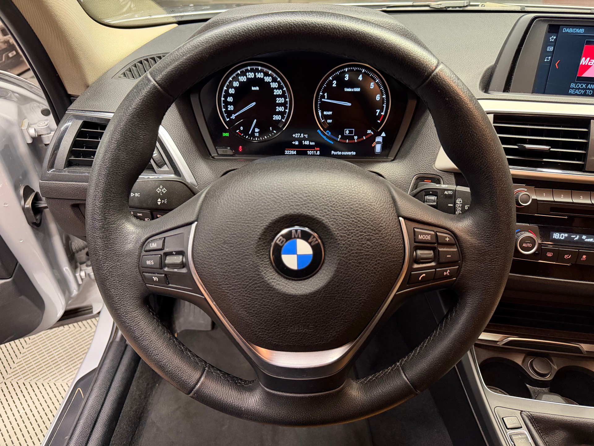 BMW 120i-image-9