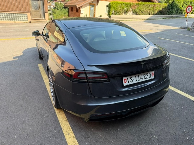 TESLA Plaid-image-3