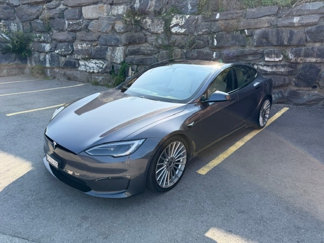 TESLA Plaid-image-0