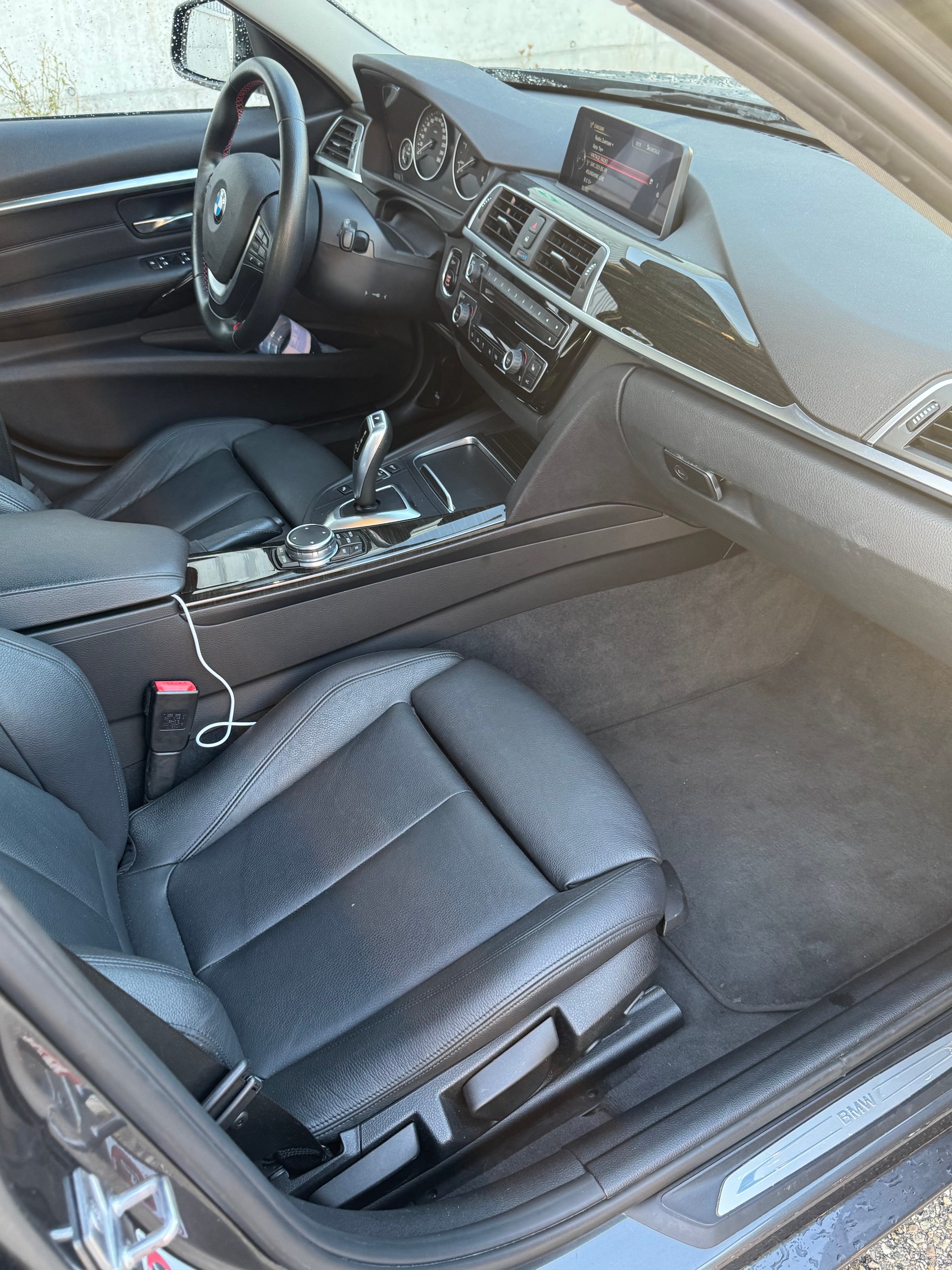 BMW 320d xDrive-image-3