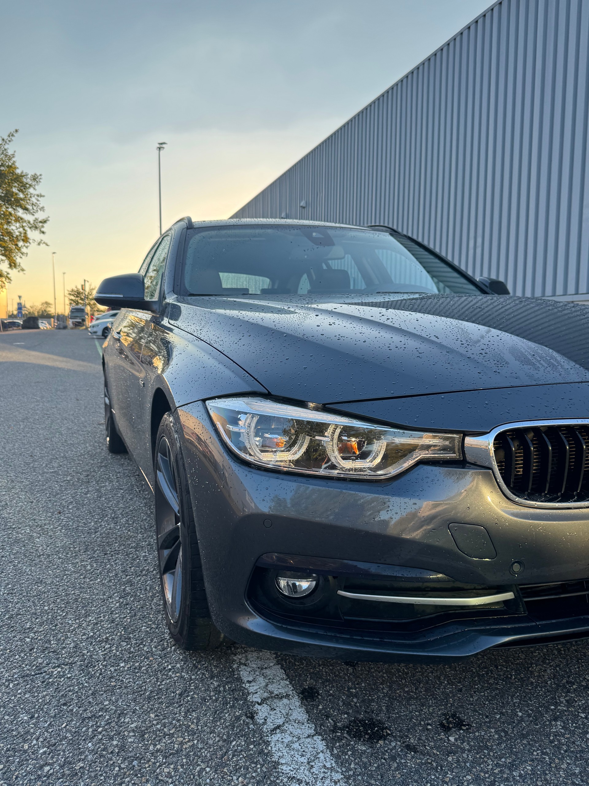 BMW 320d xDrive-image-0