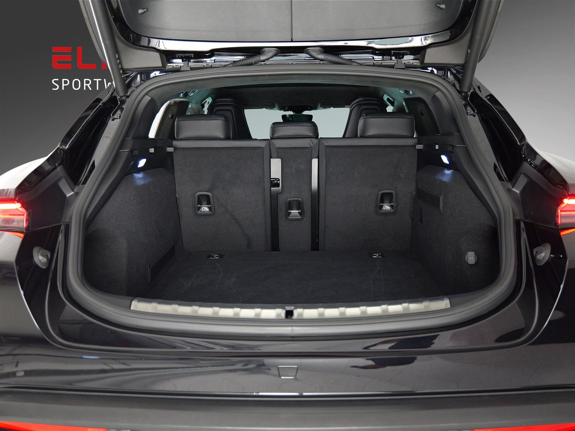 PORSCHE Taycan CrossTurismo Turbo 104kWh-image-21