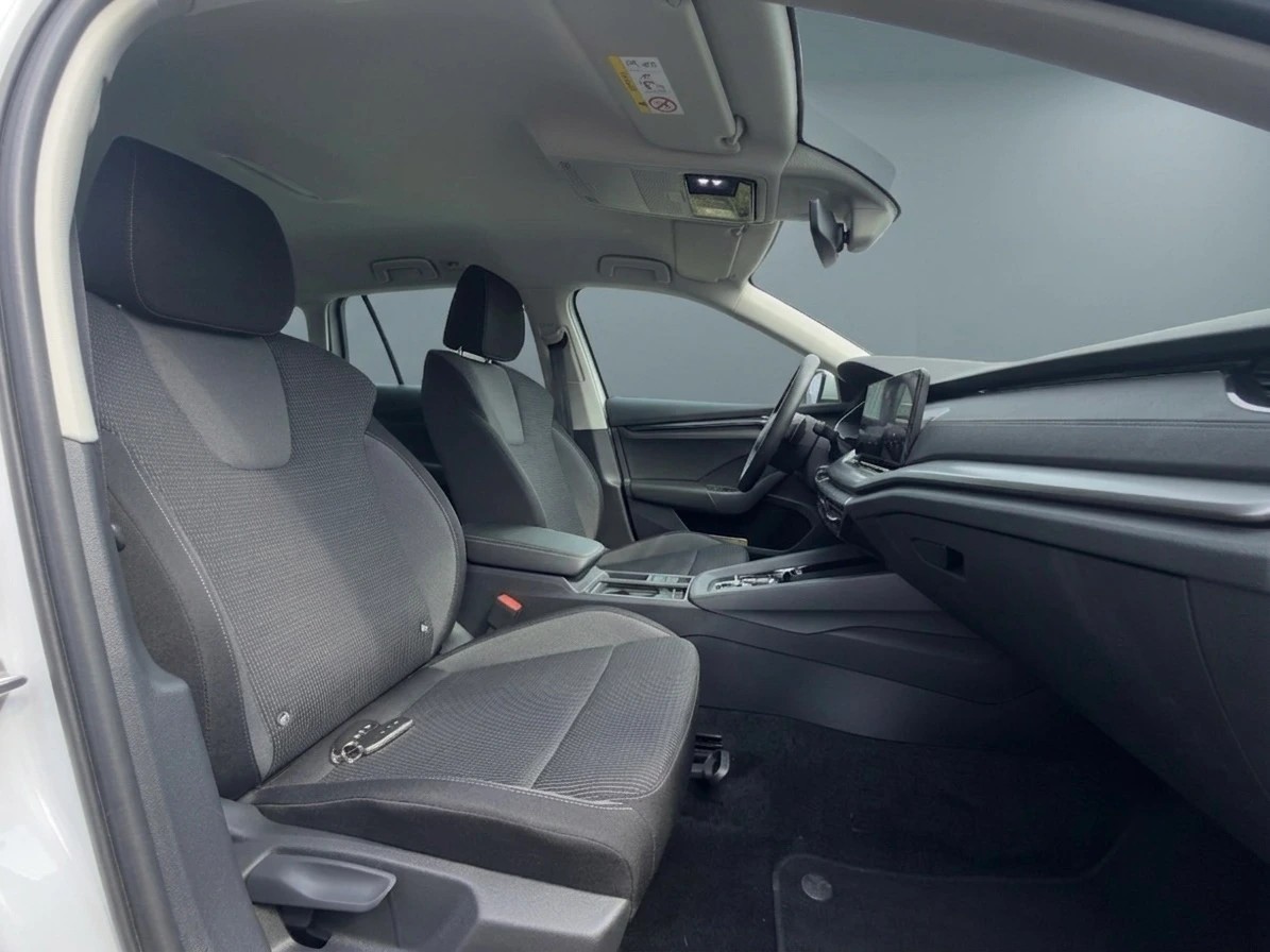 SKODA Octavia Combi 2.0 TDI DSG Ambition-image-13