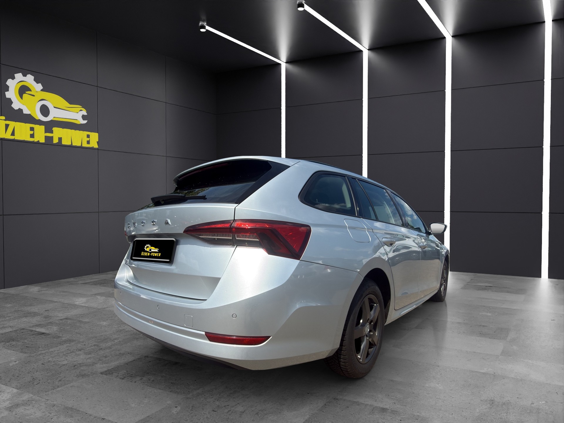 SKODA Octavia Combi 2.0 TDI DSG Ambition-image-4