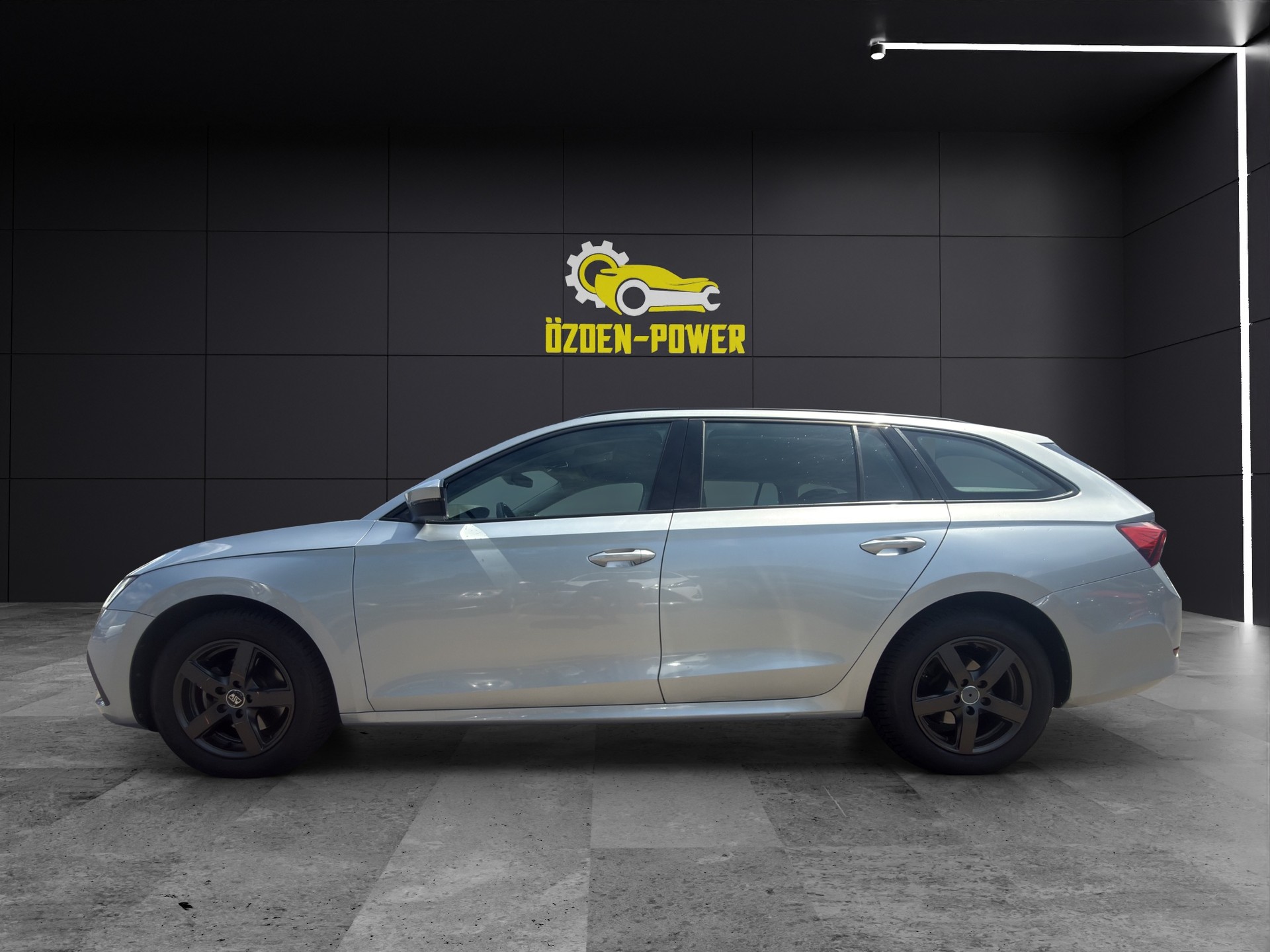SKODA Octavia Combi 2.0 TDI DSG Ambition-image-6