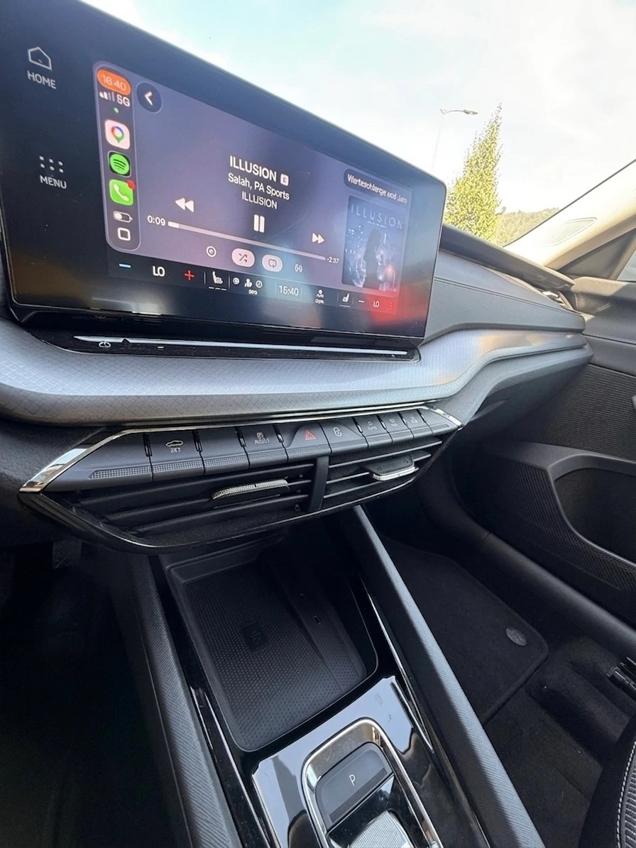 SKODA Octavia Combi 2.0 TDI DSG Ambition-image-25