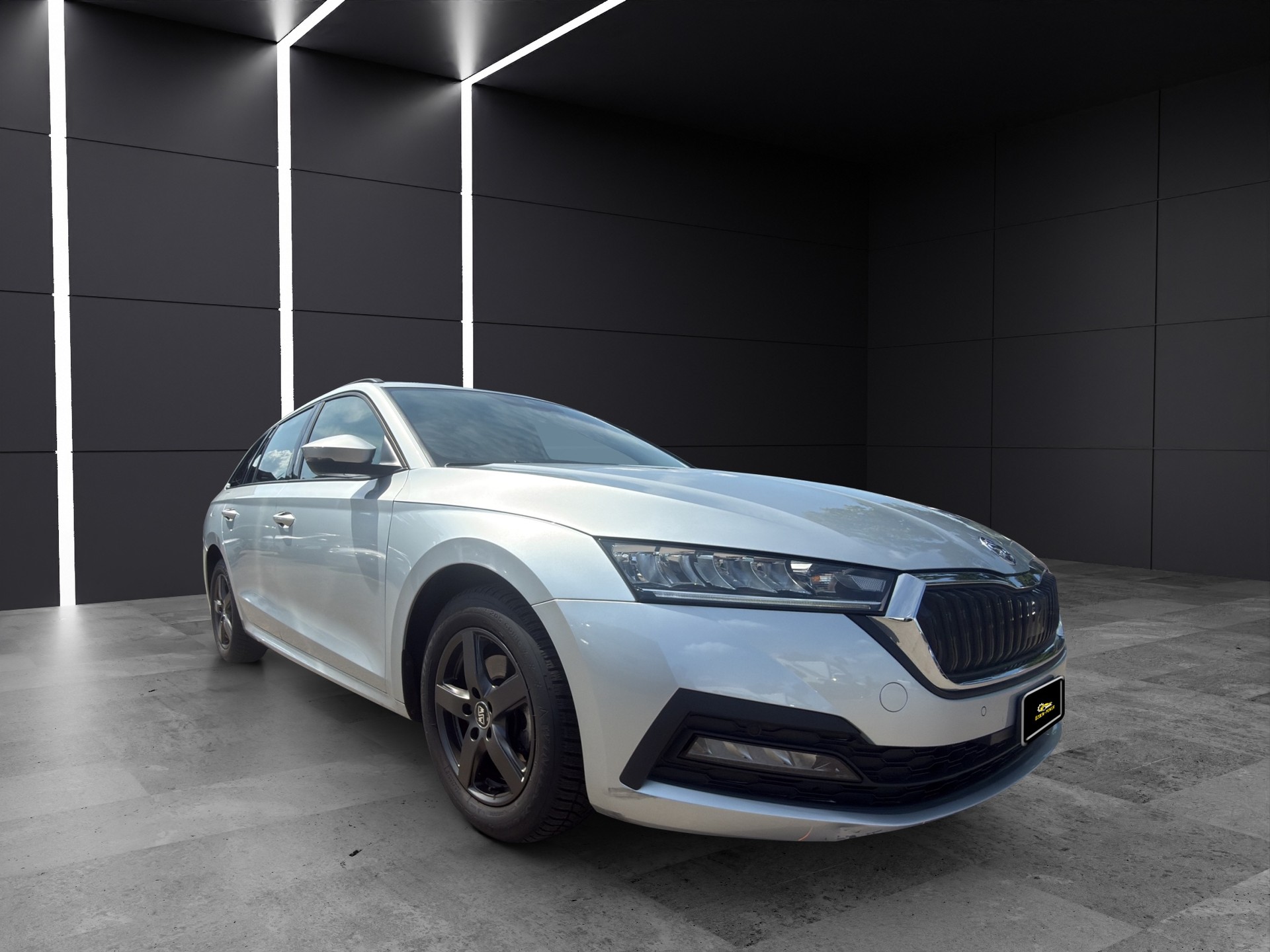 SKODA Octavia Combi 2.0 TDI DSG Ambition-image-2