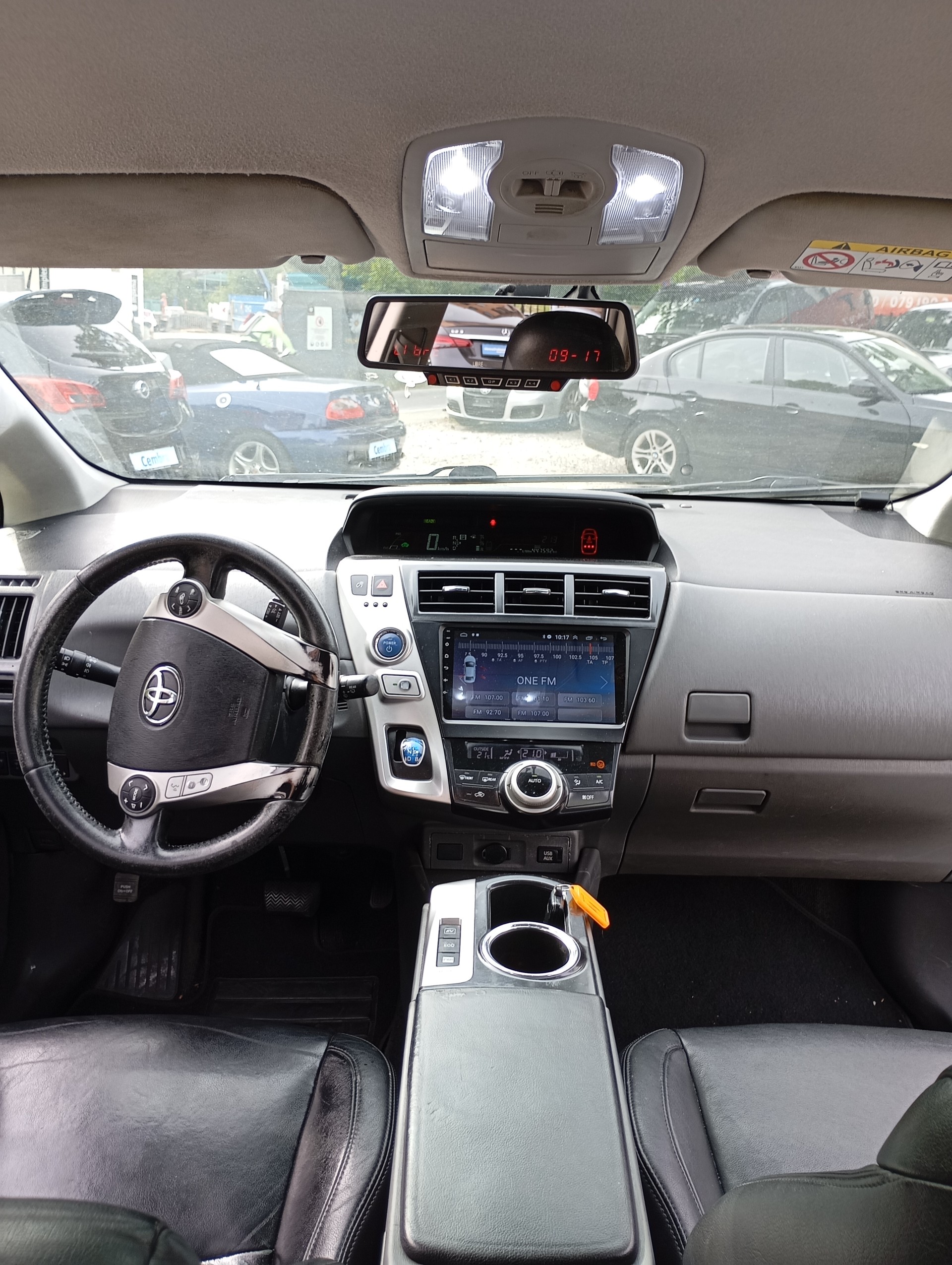 TOYOTA PRIUS PLUS-image-17