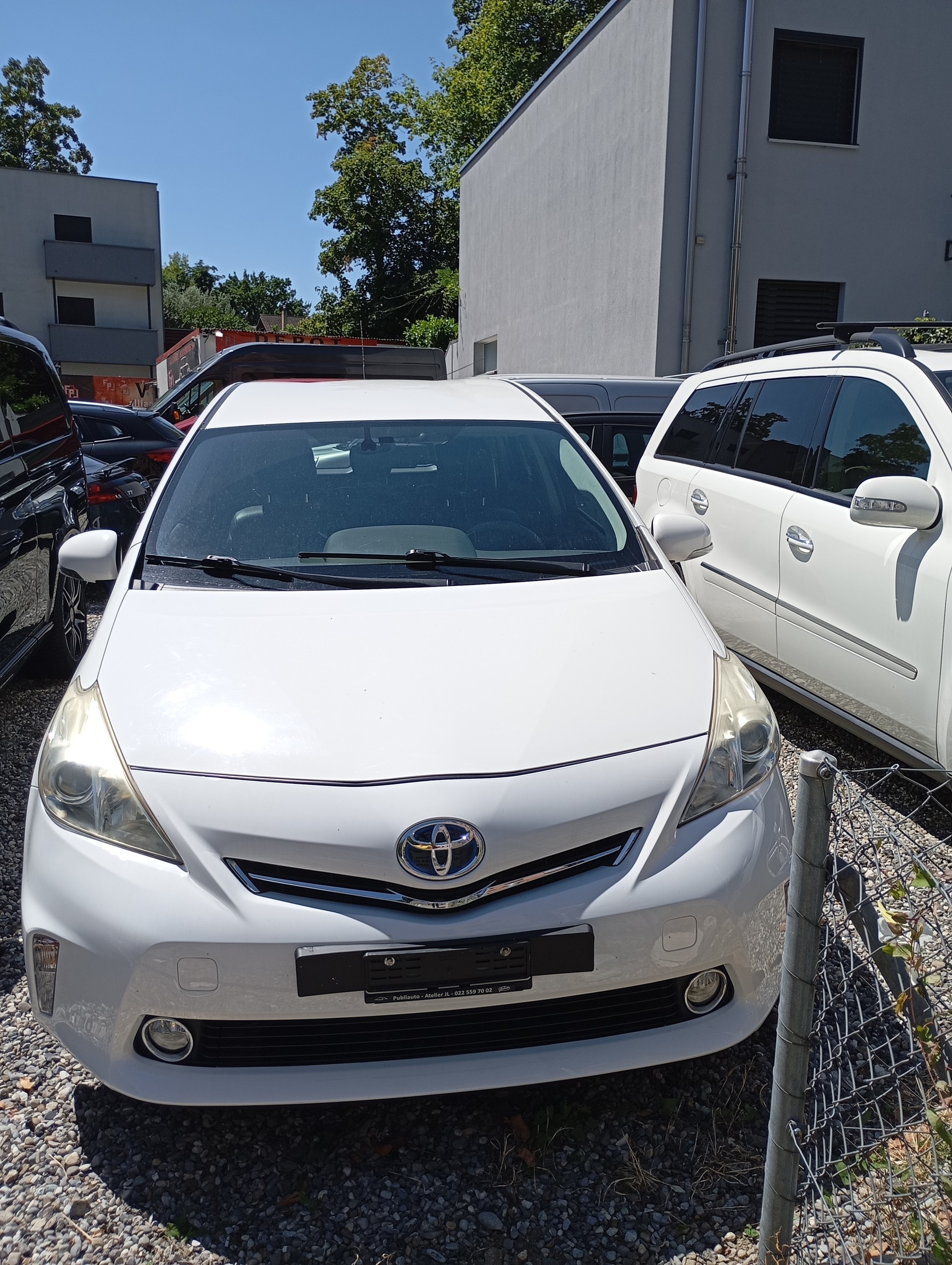 TOYOTA PRIUS PLUS-image-3